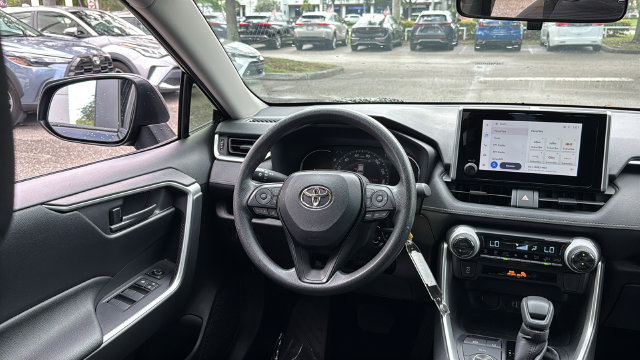 Used 2025 Toyota RAV4 LE AWD/4WD image 14
