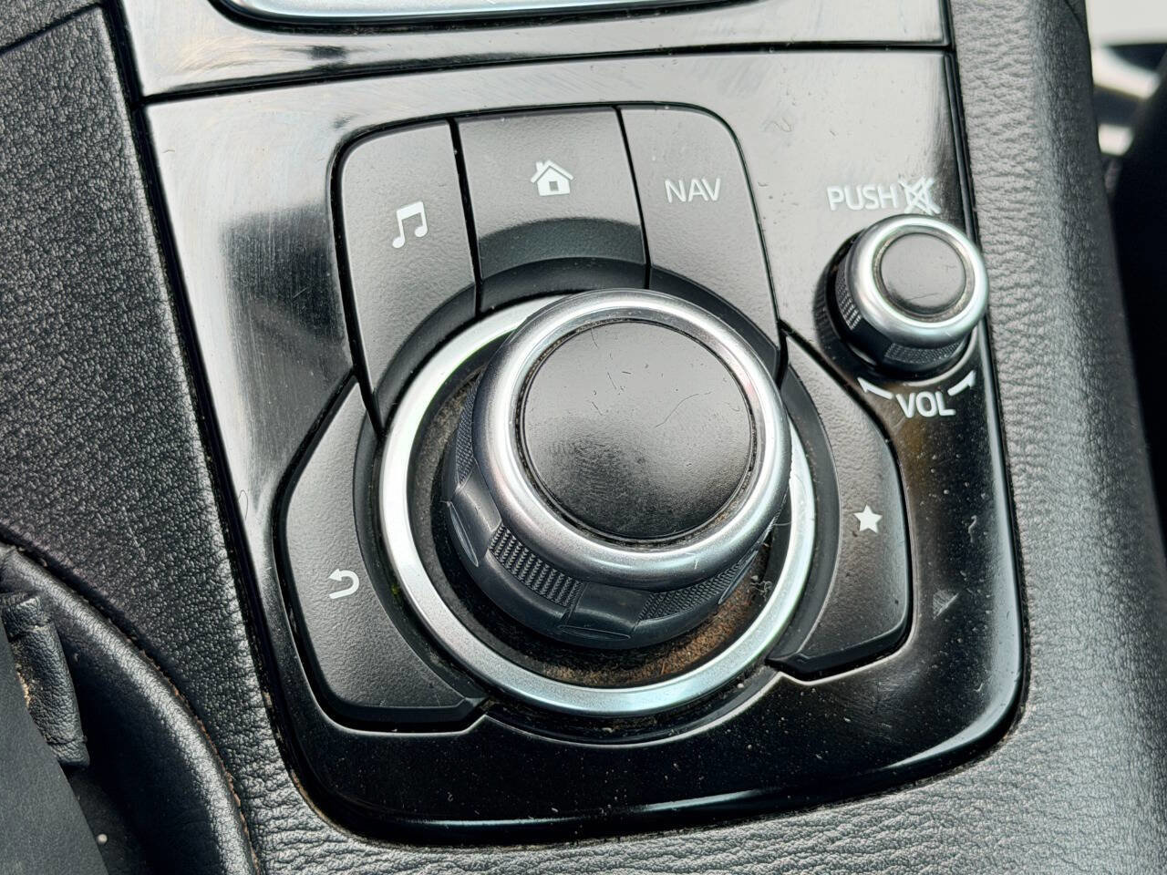 Used 2015 MAZDA MAZDA3 s Grand Touring FWD image 37
