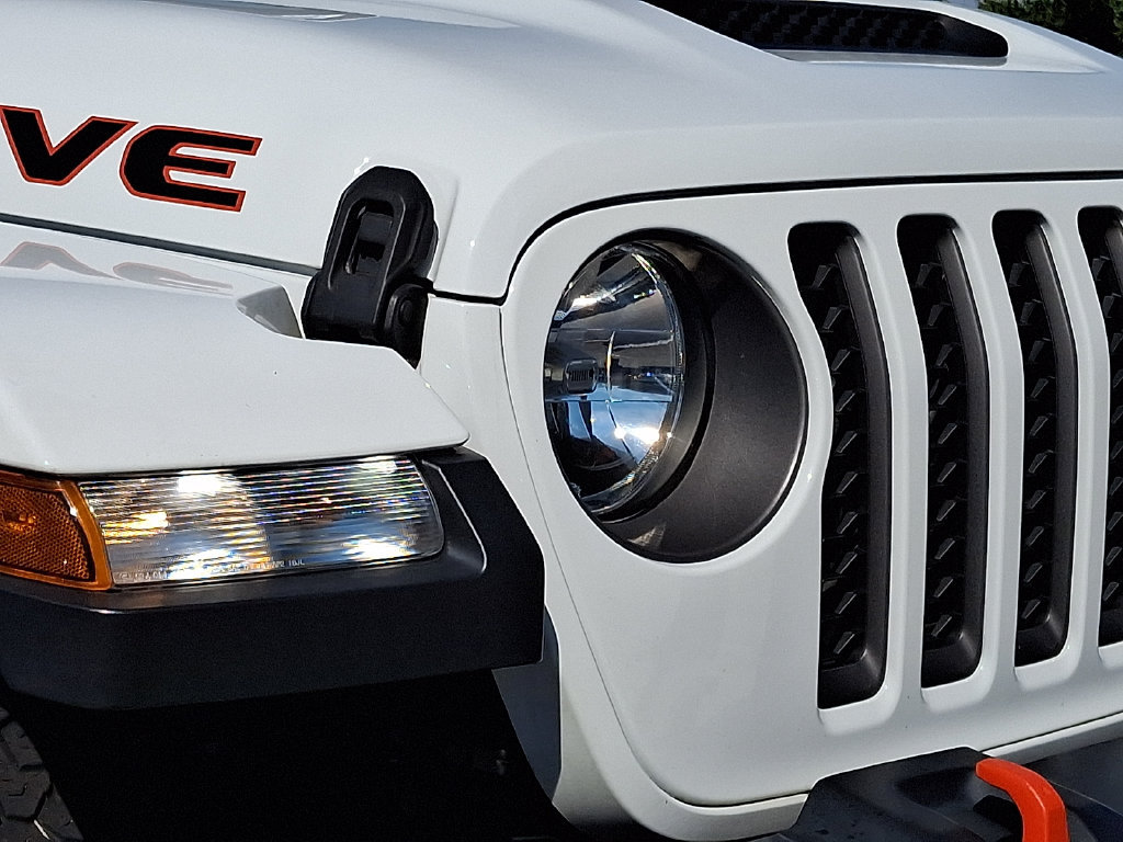 Used 2022 Jeep Gladiator Mojave w/ Cold Weather Group AWD/4WD image 9