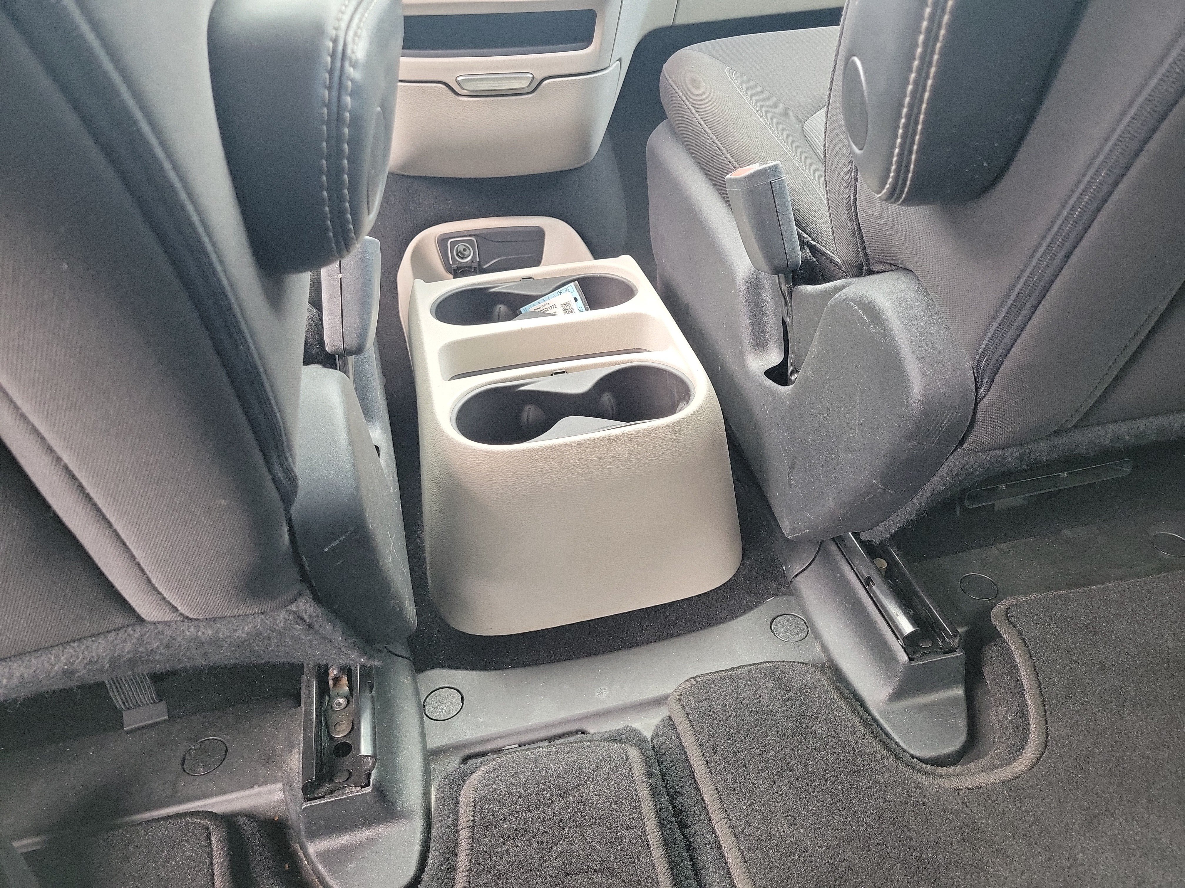 Used 2023 Chrysler Voyager LX FWD image 14