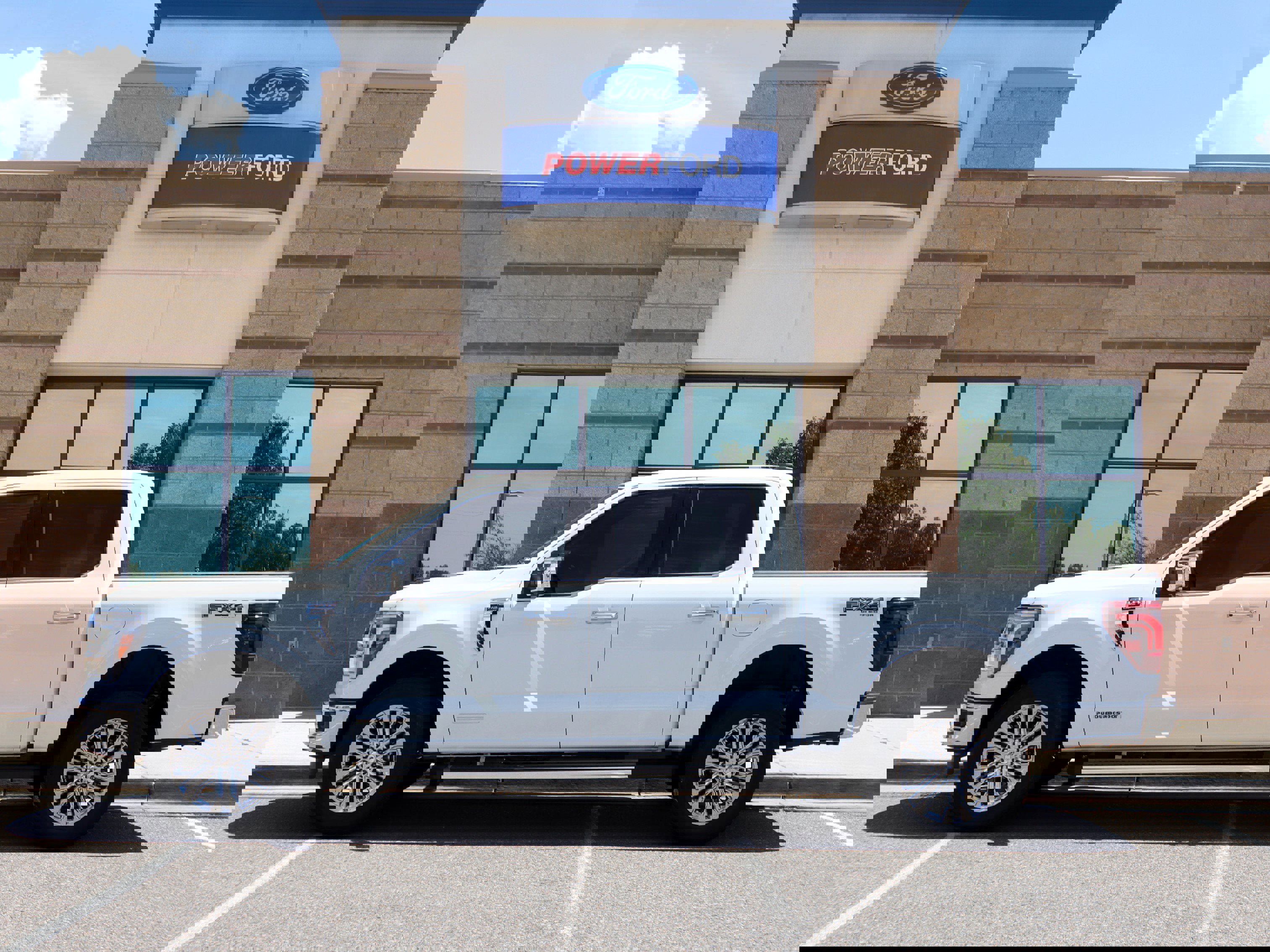 New 2025 Ford F150 Lariat w/ Equipment Group 502A High image 9