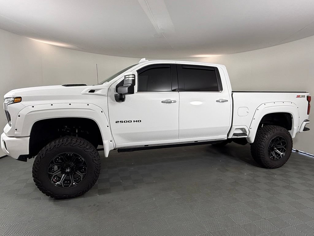 Used 2025 Chevrolet Silverado 2500 LTZ w/ LTZ Premium Package AWD/4WD image 2
