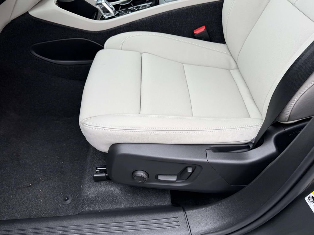 New 2026 Volvo XC40 B5 Ultra w/ Protection Package Premier image 16