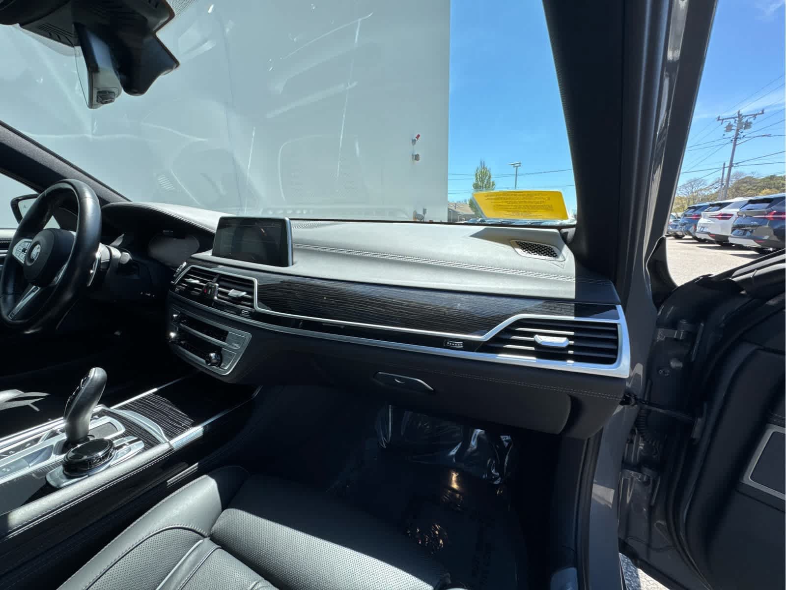 Used 2022 BMW 750Li xDrive AWD/4WD image 22