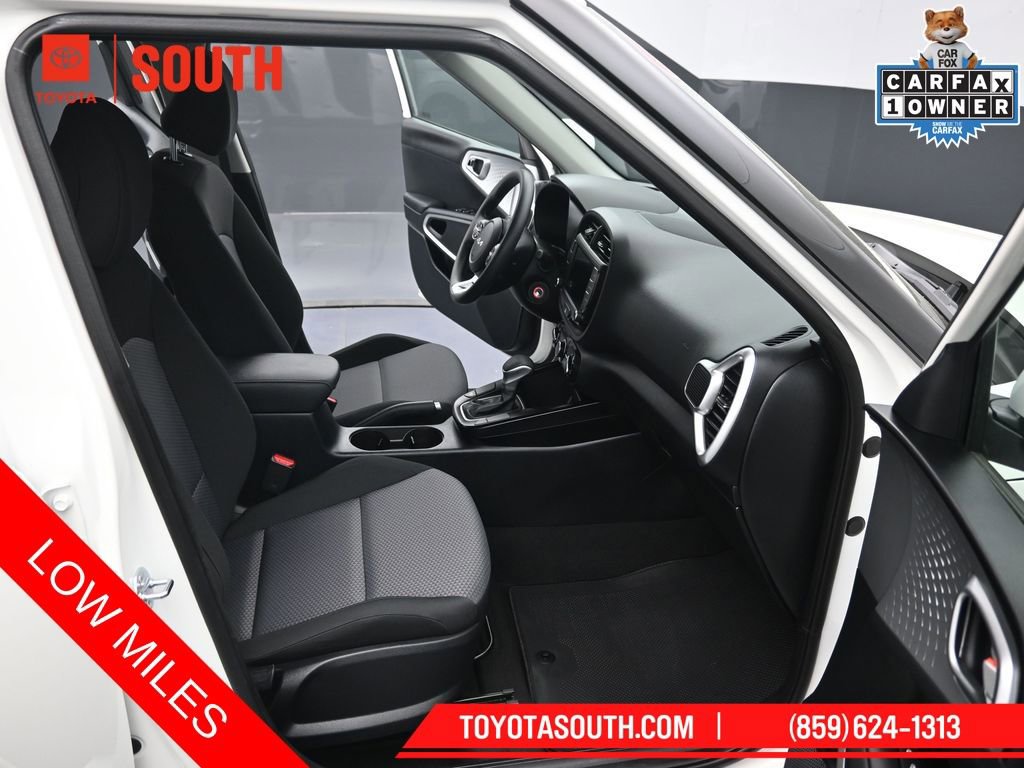 Used 2025 Kia Soul LX w/ LX Technology Package FWD image 25