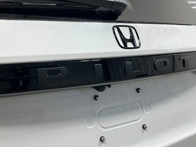 New 2026 Honda Pilot Touring image 7