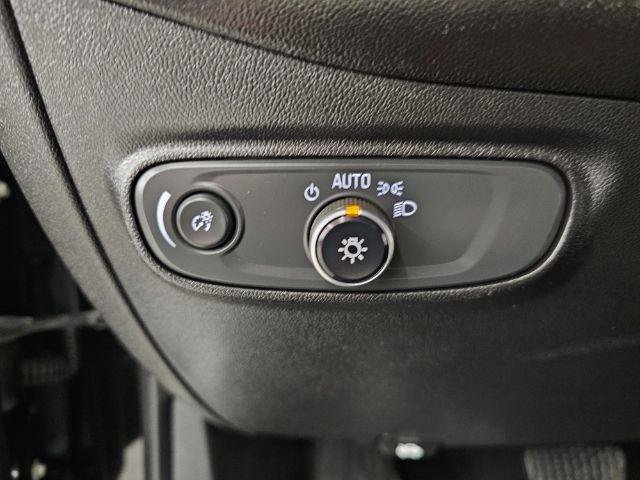 Used 2019 Chevrolet Equinox LT FWD image 14