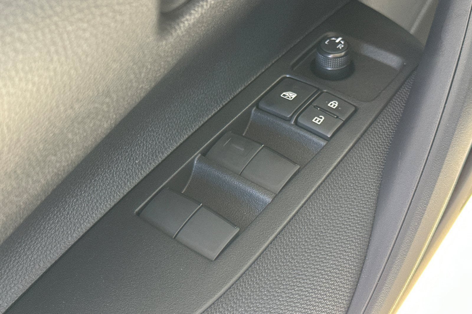 New 2027 Toyota Corolla SE FWD image 11
