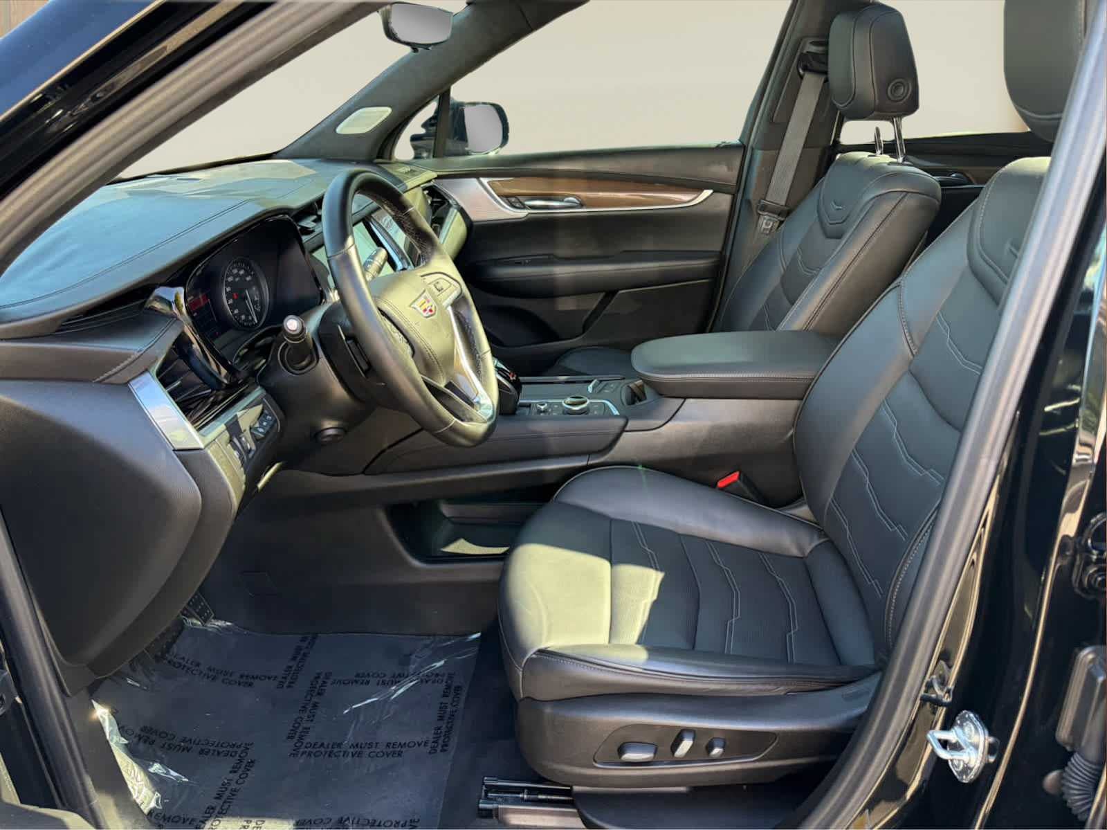 Used 2024 Cadillac XT6 Premium Luxury w/ Platinum Package AWD/4WD image 12