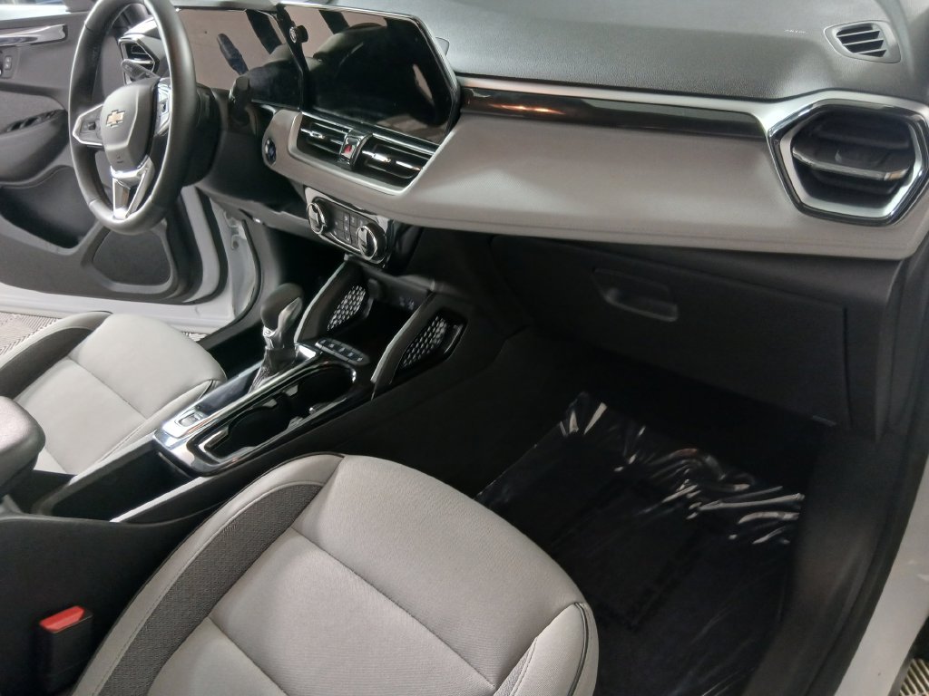 Certified 2024 Chevrolet TrailBlazer LT w/ LT Cold Weather Package FWD image 11