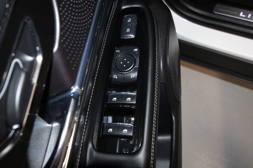 Used 2024 Lincoln Corsair Grand Touring w/ Equipment Group 301A image 6