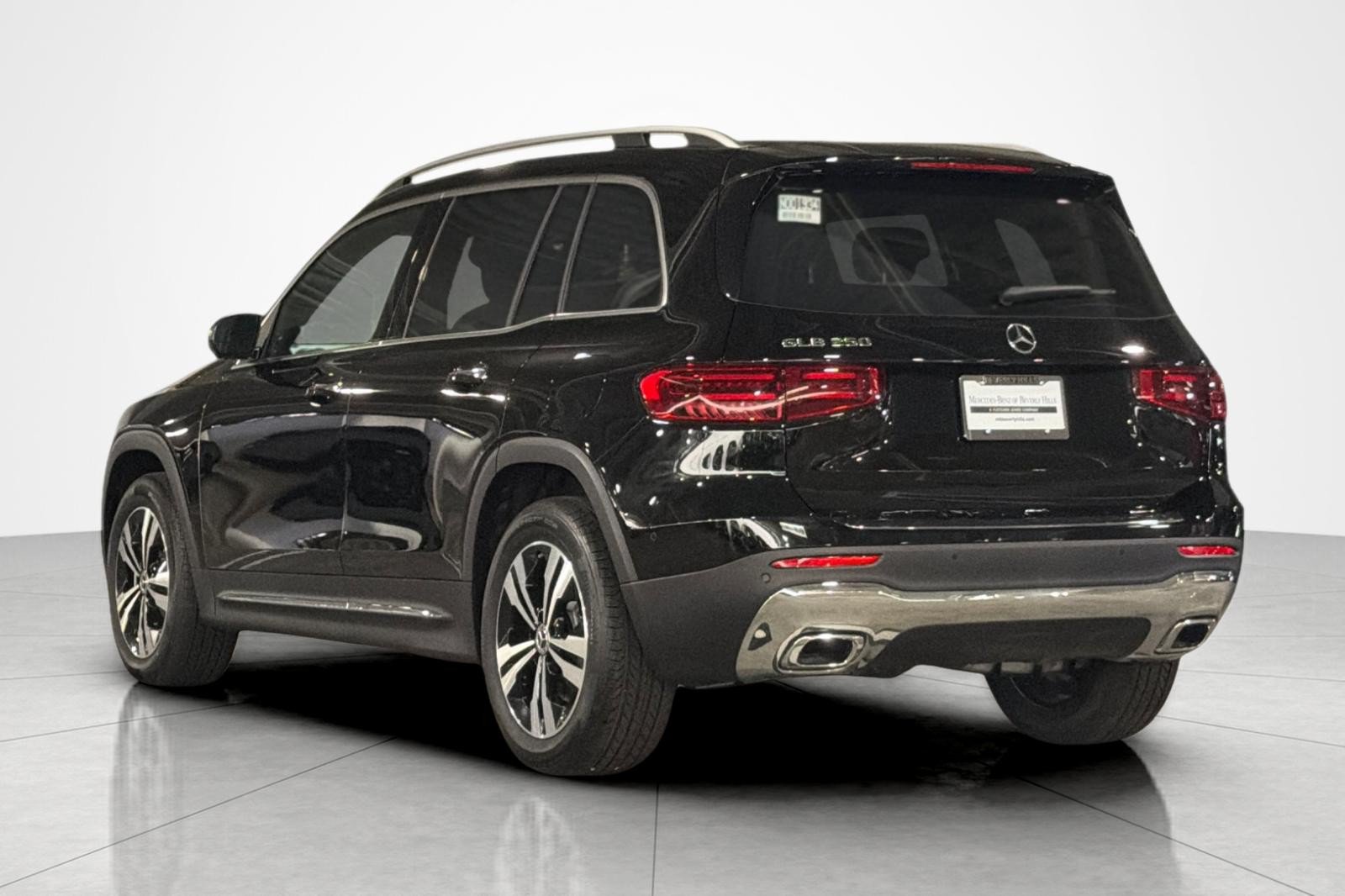 New 2026 Mercedes-Benz GLB 250 image 3