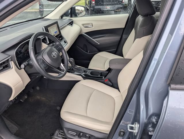 Used 2023 Toyota Corolla Cross XLE w/ Convenience Package AWD/4WD image 13