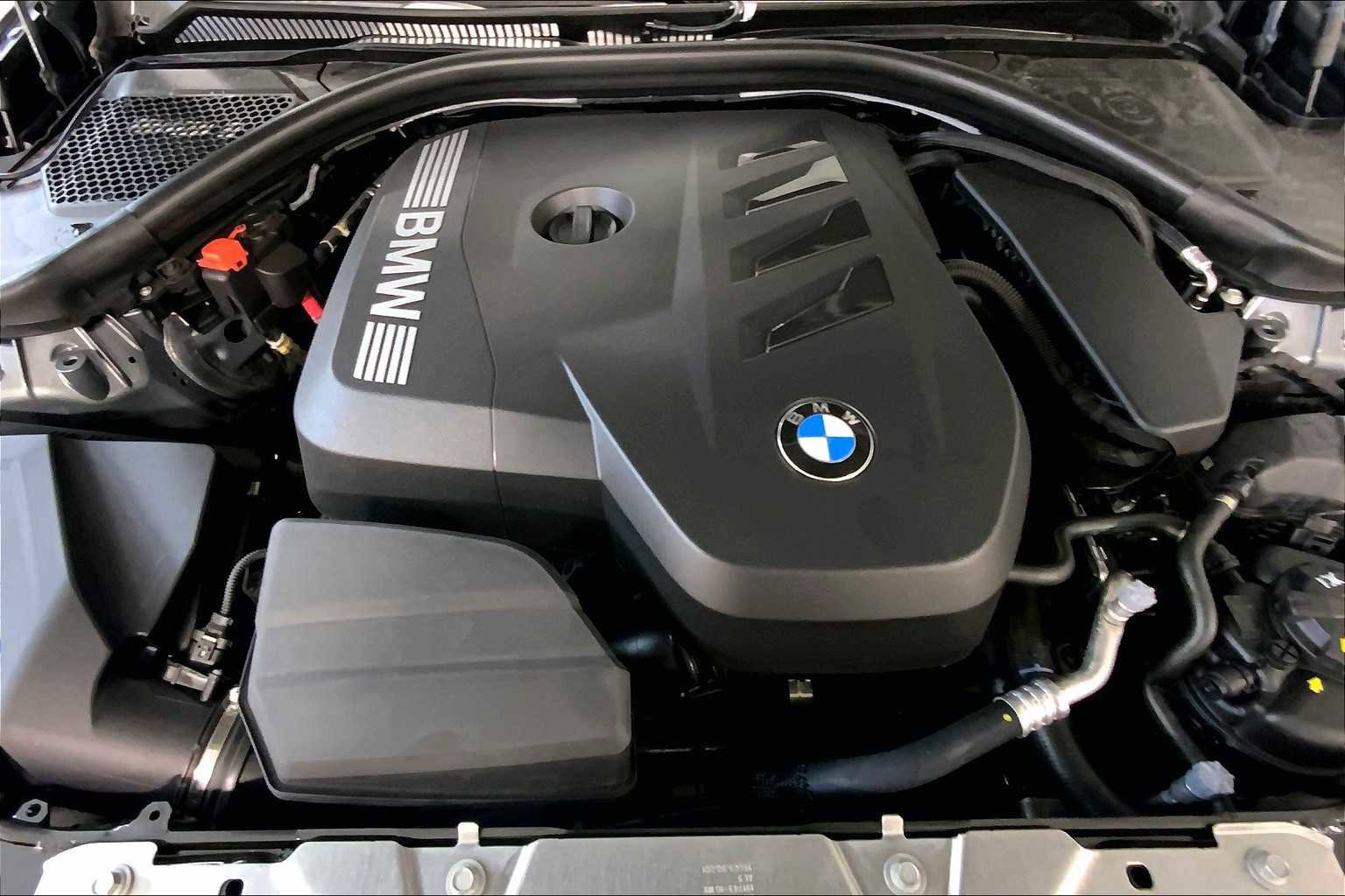 New 2025 BMW 330i xDrive Sedan w/ Premium Package AWD/4WD image 16
