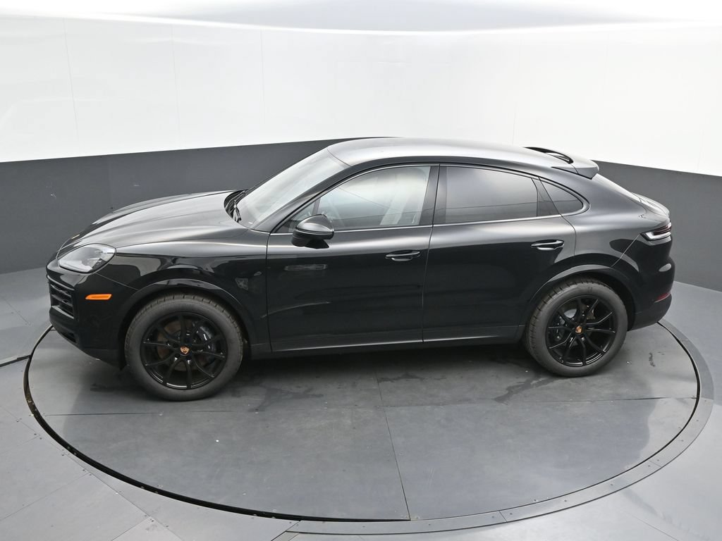 Certified 2026 Porsche Cayenne Coupe AWD/4WD image 24