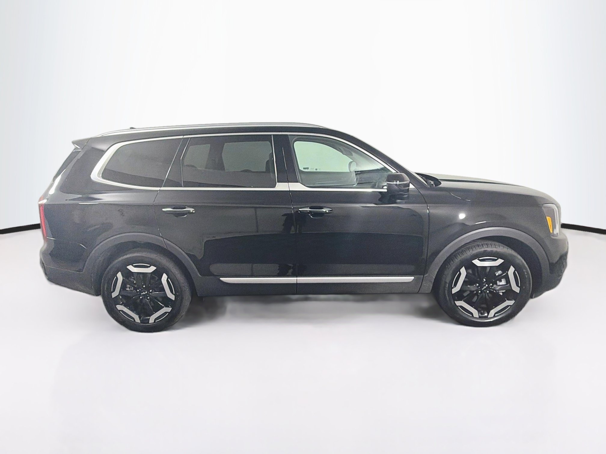 Used 2025 Kia Telluride S FWD image 10