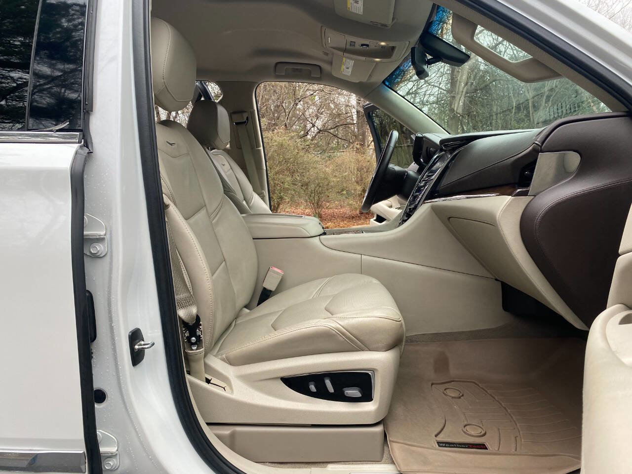 Used 2017 Cadillac Escalade ESV 2WD image 62