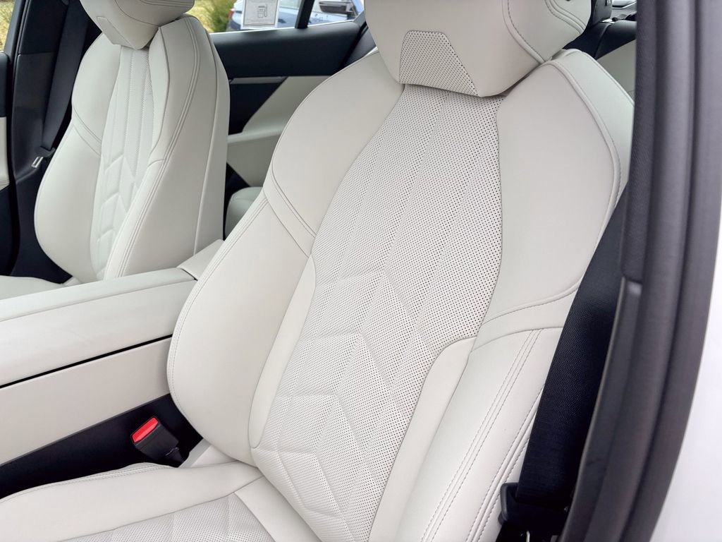 New 2026 BMW 530i xDrive w/ Premium Package image 14