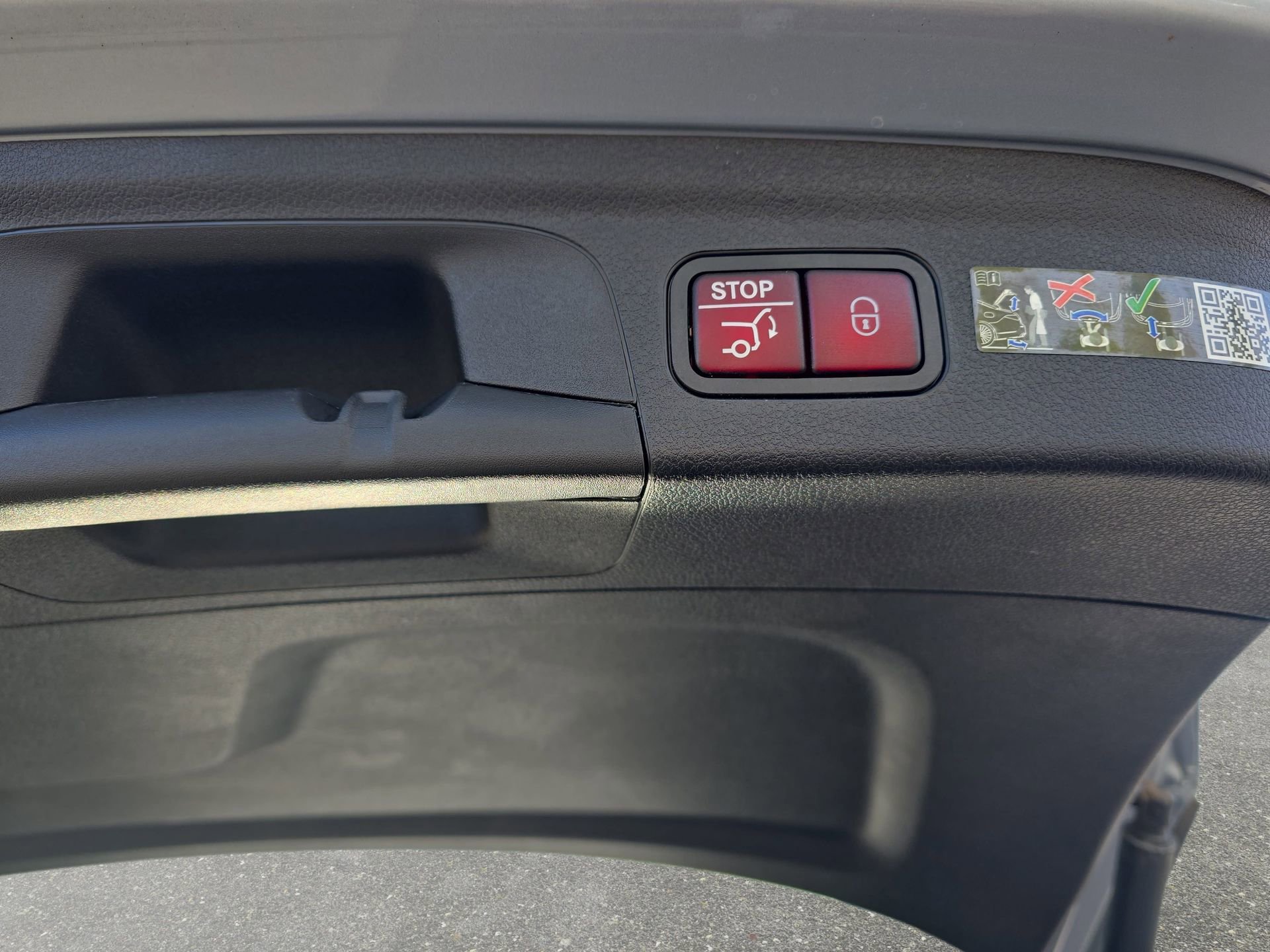 Used 2025 Mercedes-Benz GLE 350 4MATIC image 13