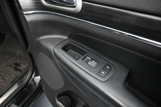 Used 2020 Jeep Grand Cherokee Limited AWD/4WD image 29