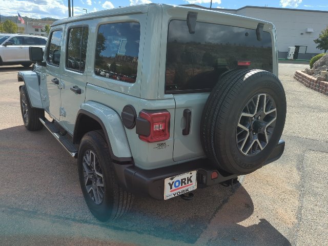 Used 2024 Jeep Wrangler Unlimited Sahara w/ Technology Group AWD/4WD image 6