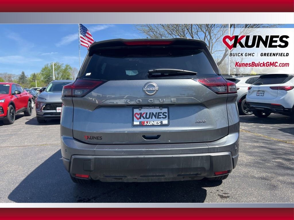 Used 2025 Nissan Rogue SV AWD/4WD image 8