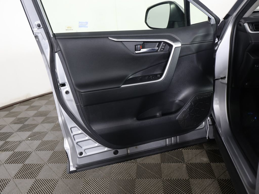 Used 2022 Toyota RAV4 Limited image 24