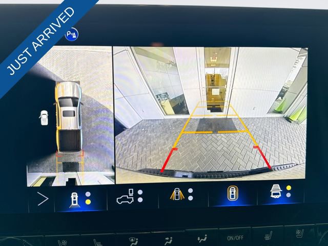 Used 2024 Chevrolet Colorado ZR2 w/ ZR2 Convenience Package III image 16