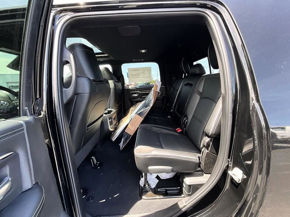 New 2026 RAM 3500 Laramie AWD/4WD image 30