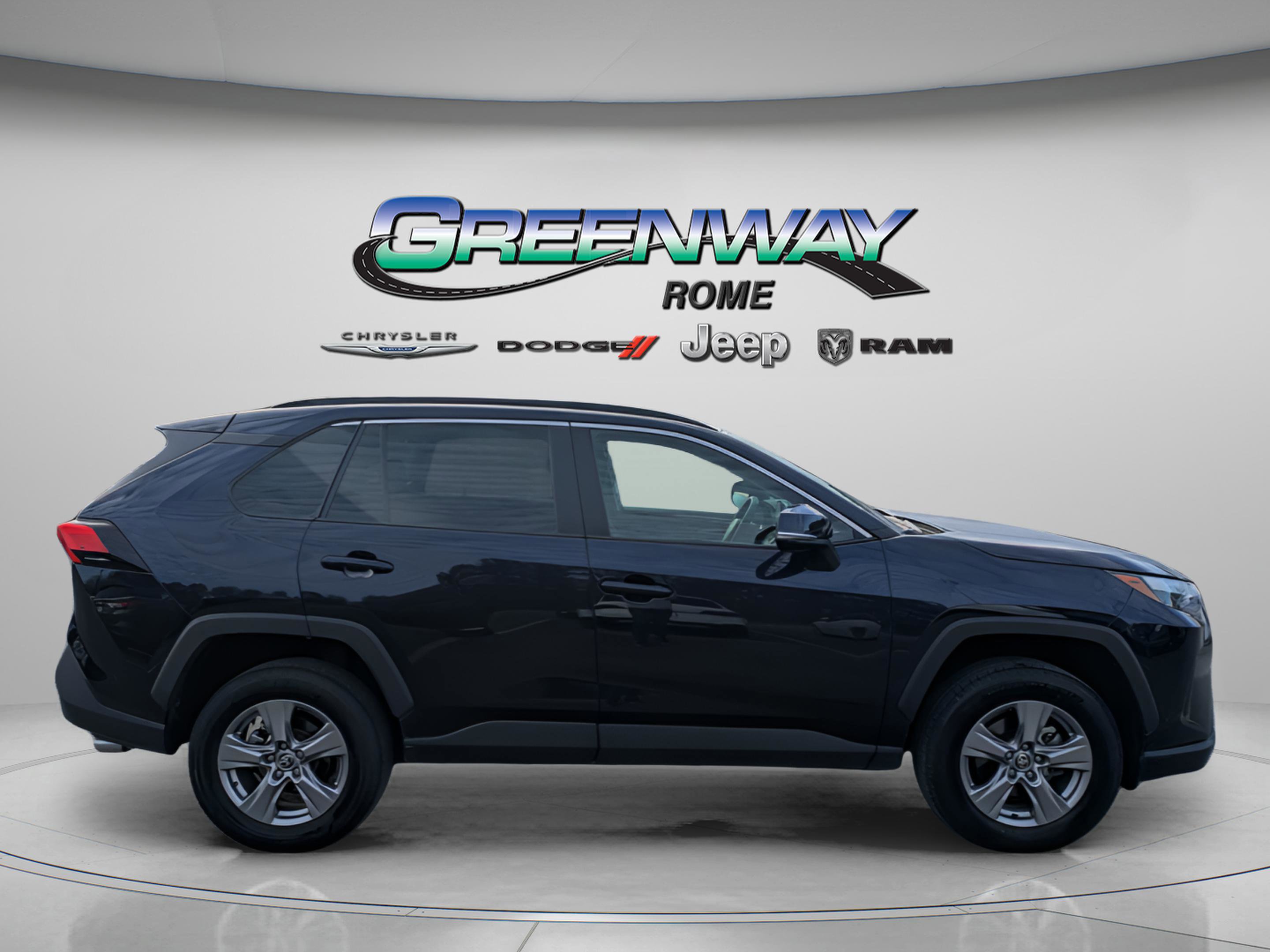 Used 2024 Toyota RAV4 XLE FWD image 8