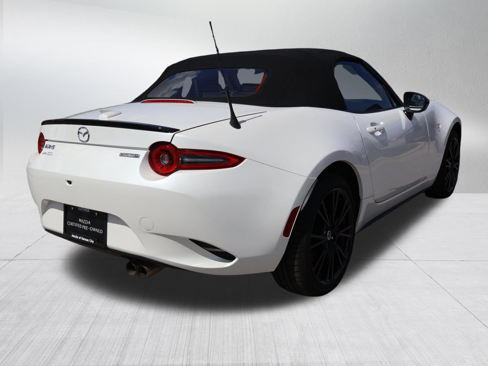 Certified 2025 MAZDA MX-5 Miata Club RWD image 7
