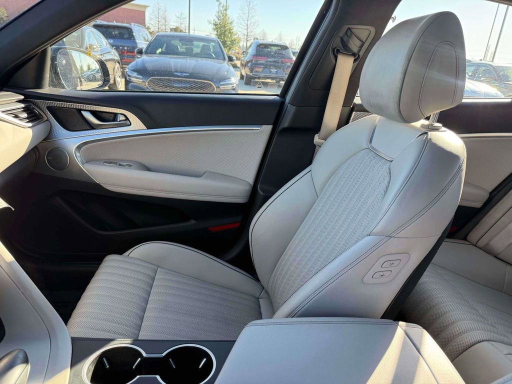 Used 2023 Genesis G70 2.0T w/ Sport Prestige Package image 19