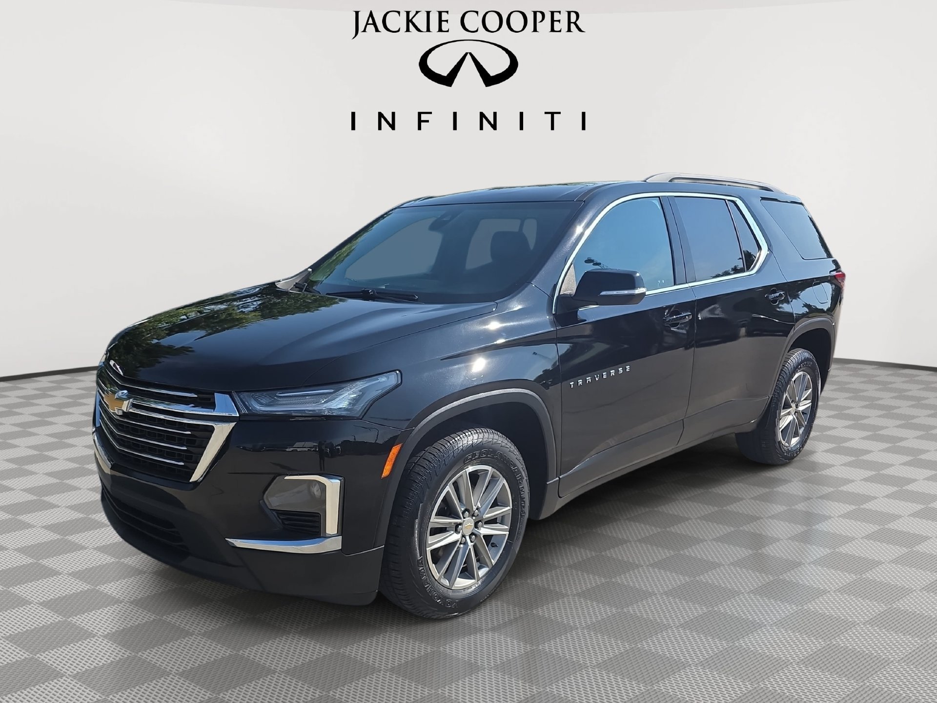 Used 2023 Chevrolet Traverse LT w/ LPO, Floor Liner Package FWD image 1