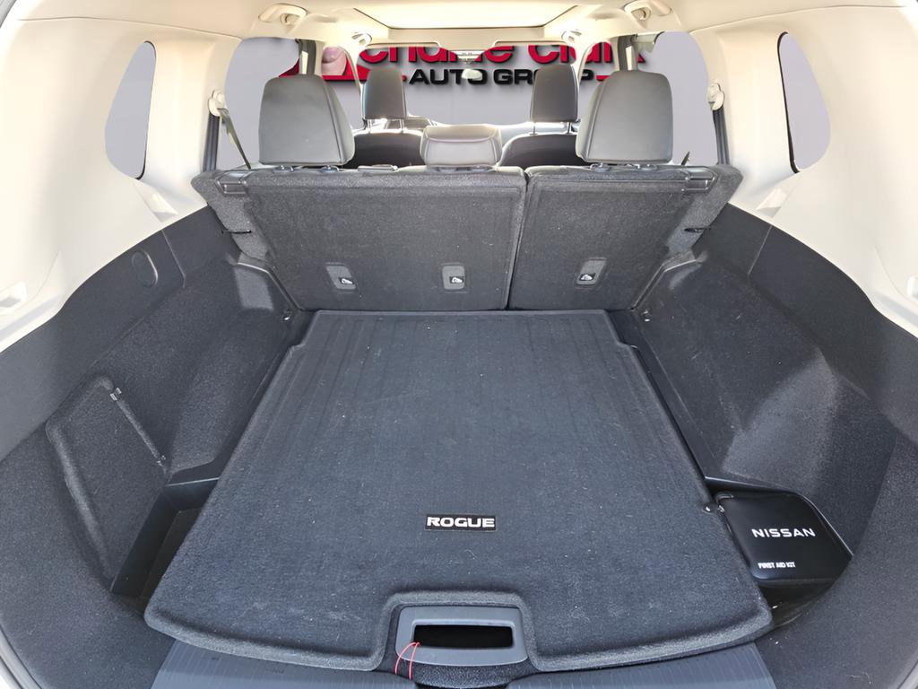 Used 2023 Nissan Rogue SV w/ SV Premium Package image 34