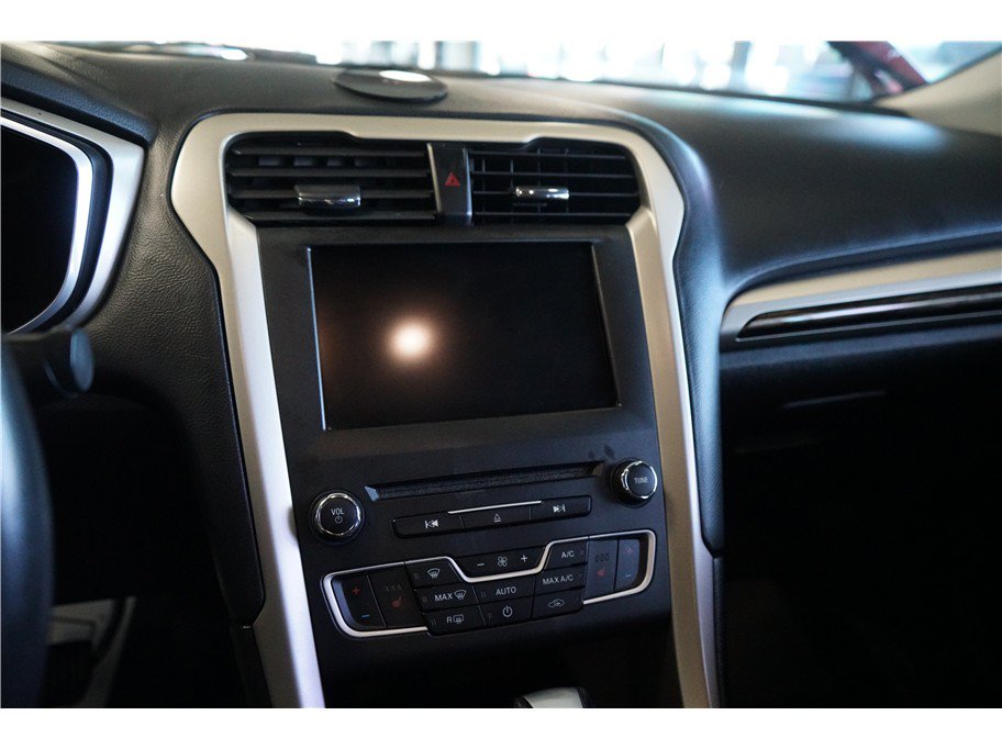 Used 2016 Ford Fusion SE w/ Equipment Group 202A FWD image 20