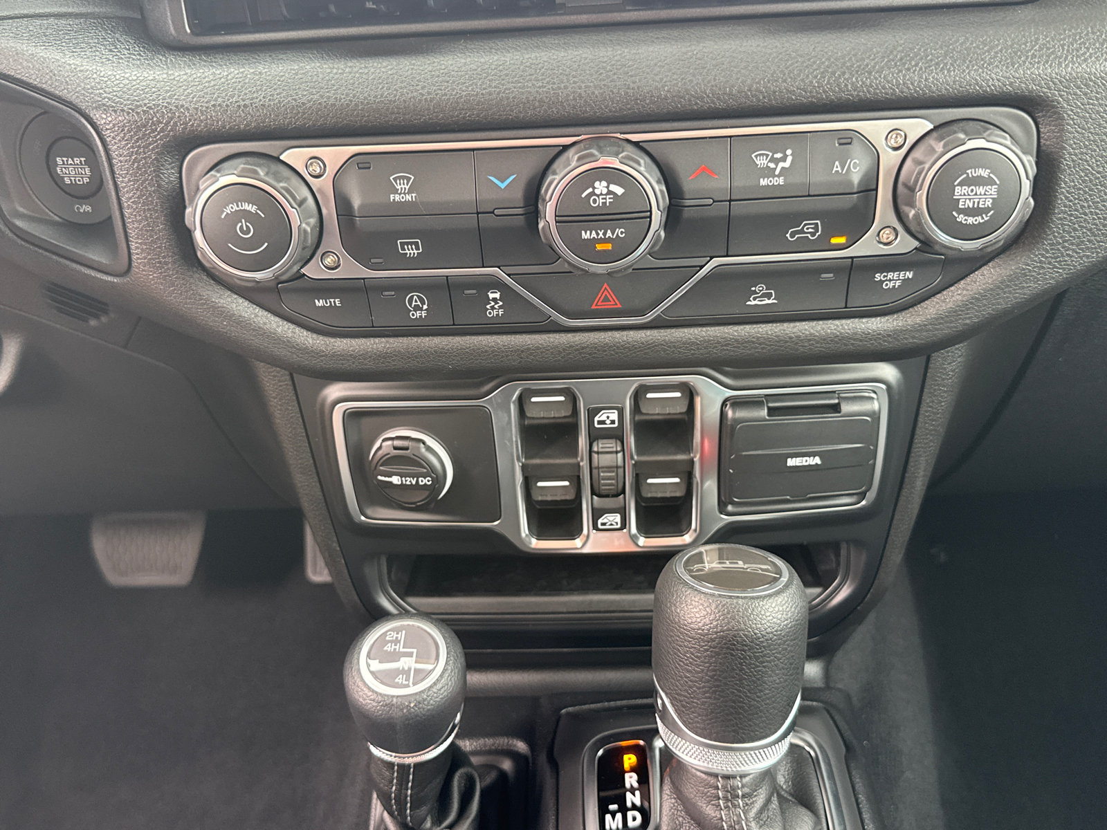 New 2026 Jeep Gladiator Sport AWD/4WD image 12