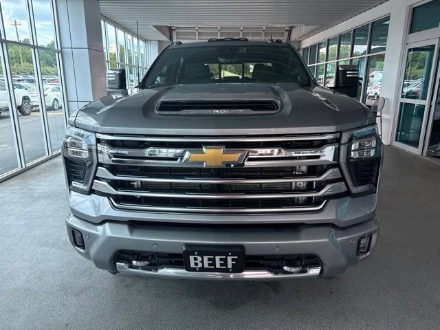Used 2025 Chevrolet Silverado 3500 High Country w/ High Country Premium Package AWD/4WD image 2
