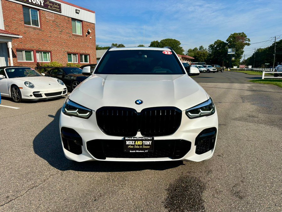 Used 2022 BMW X5 xDrive40i w/ M Sport Package AWD/4WD image 2