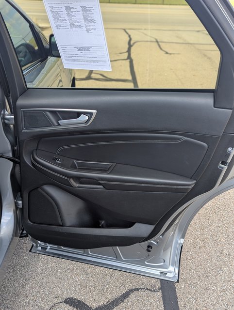 Used 2024 Ford Edge Titanium image 7