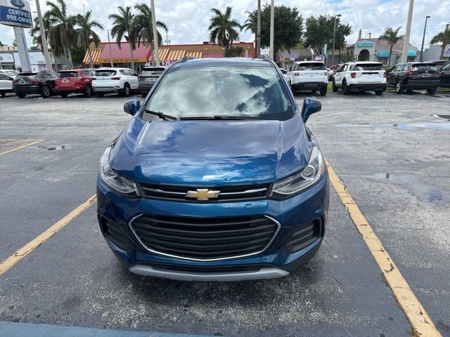 Used 2020 Chevrolet Trax LT w/ LT Convenience Package FWD image 2