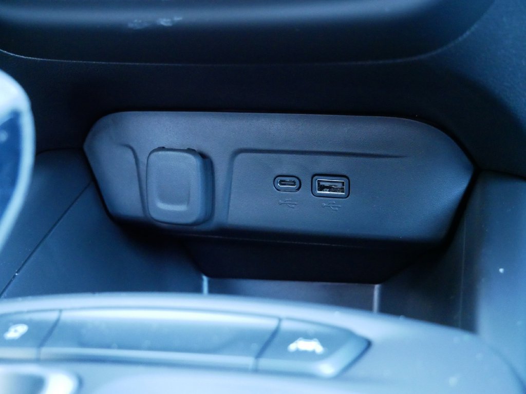 New 2026 Chevrolet Trax RS w/ Sunroof Package FWD image 21