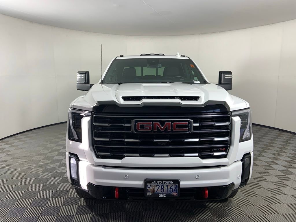 Used 2024 GMC Sierra 2500 AT4 w/ AT4 Preferred Package AWD/4WD image 4