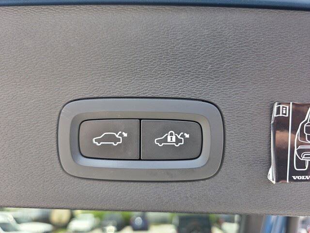 Used 2022 Volvo C40 P8 Recharge Ultimate image 19