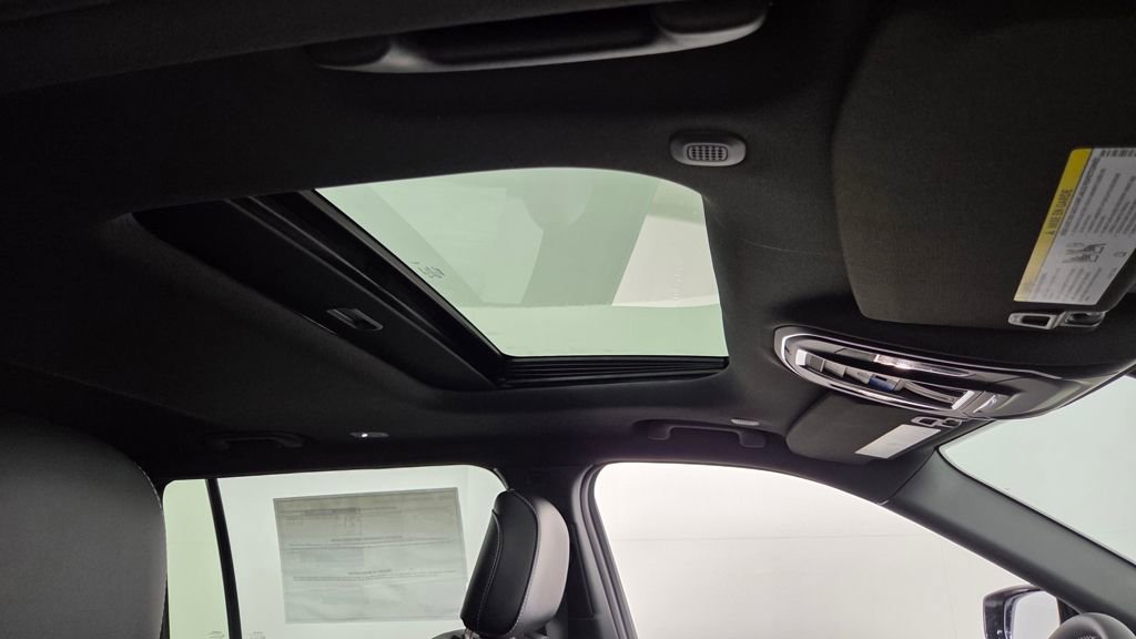 New 2025 Jeep Grand Cherokee L Altitude image 39