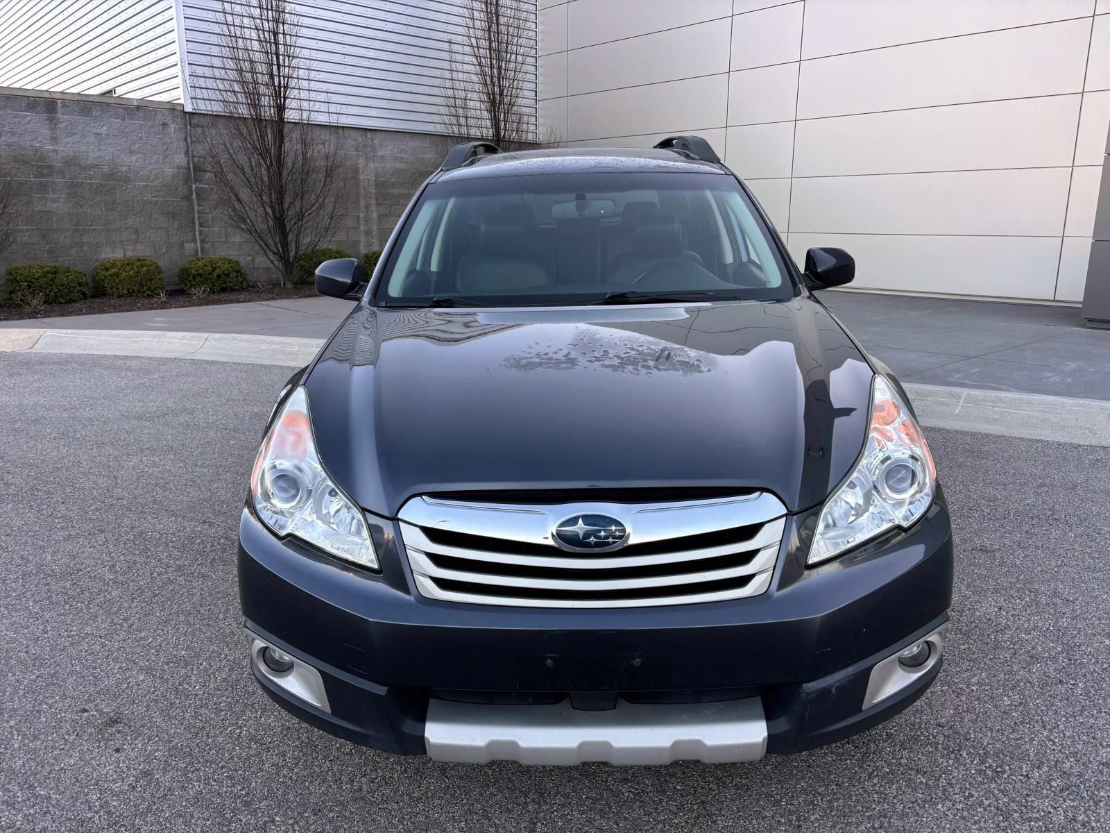 Used 2012 Subaru Outback 2.5i Limited w/ Moonroof Pkg image 2