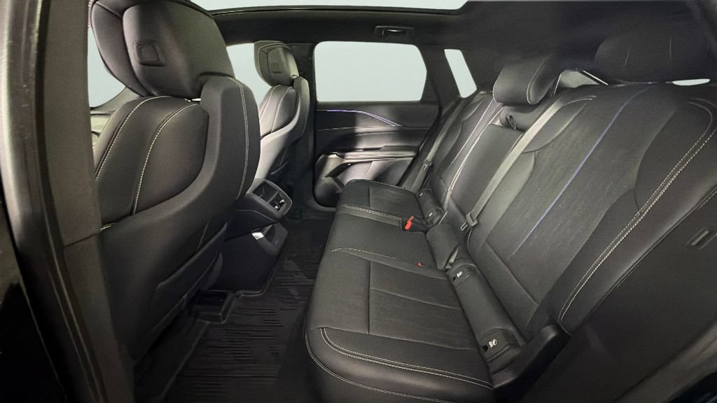 Certified 2024 Cadillac Lyriq Sport w/ LPO, Floor Liner Package AWD/4WD image 27