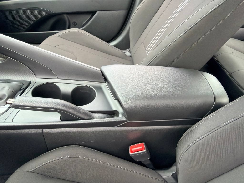 Used 2025 Hyundai Elantra Sport FWD image 13