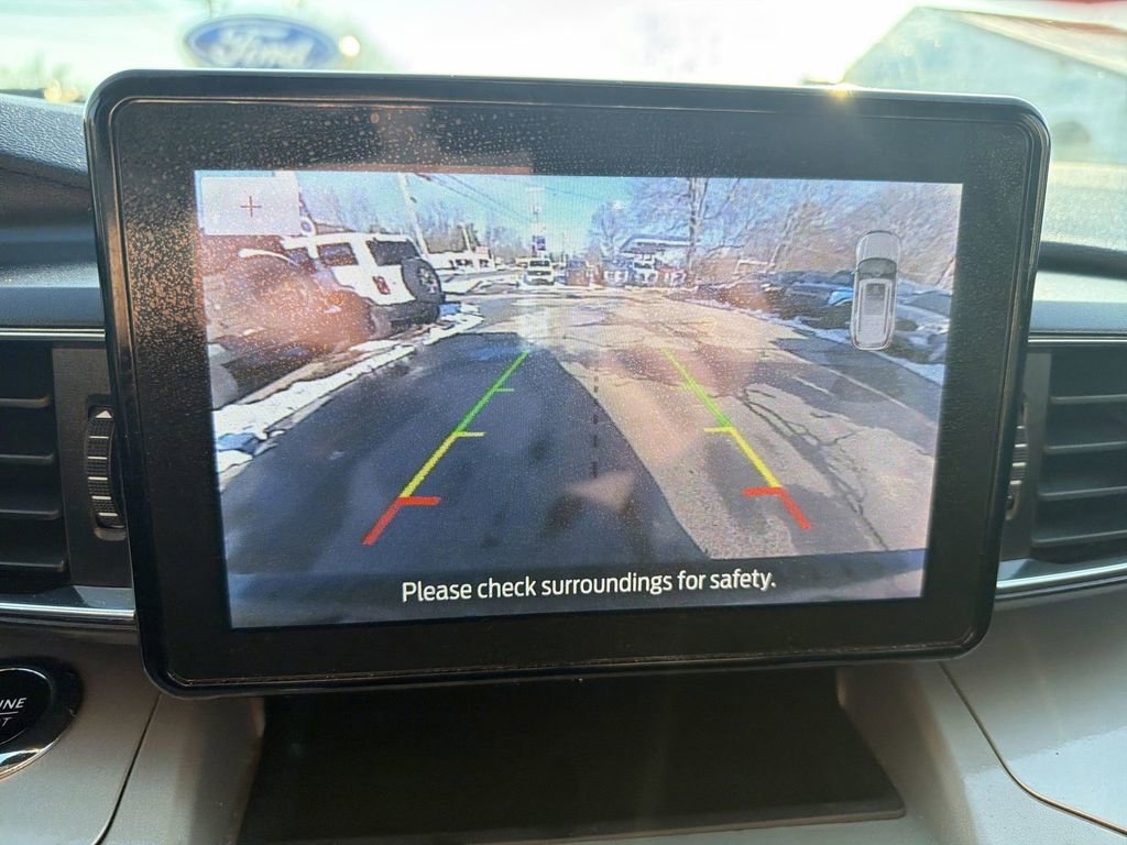 Used 2022 Ford Explorer XLT w/ Equipment Group 202A image 17