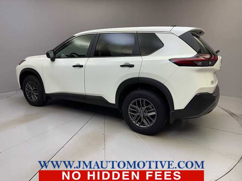 Used 2023 Nissan Rogue S image 3