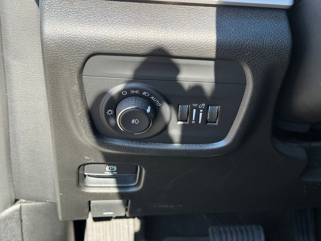 Used 2022 Jeep Grand Cherokee L Limited image 19